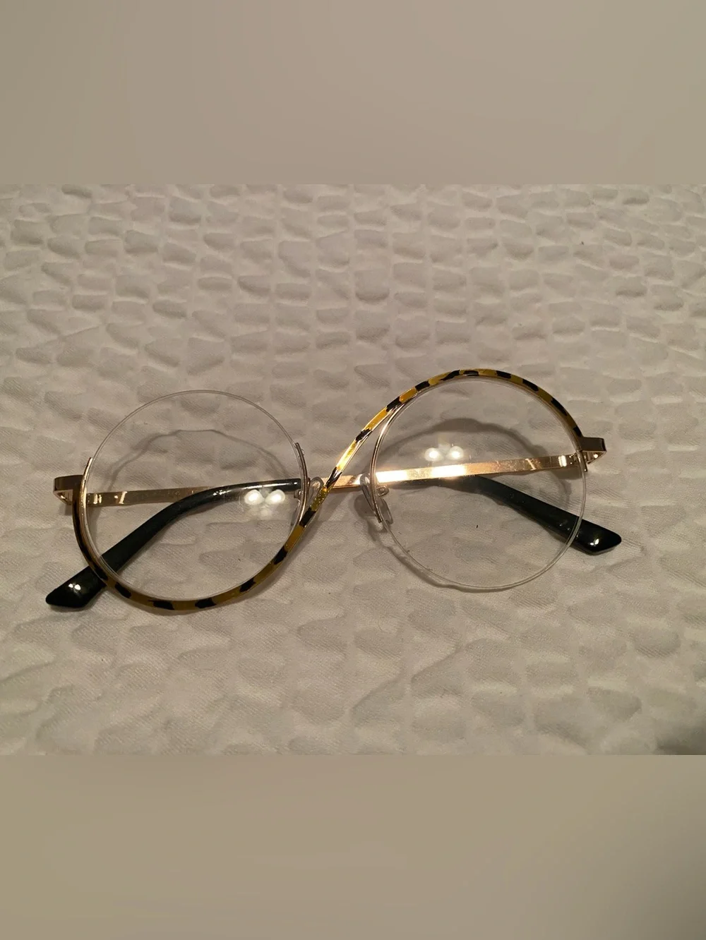 Round Tortoiseshell Accented Gold Rim Glasses